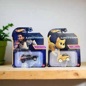 🫟🫟 HW Disney Lightyear Hot Wheels CharsCars Izzy & Sox’s Bundle